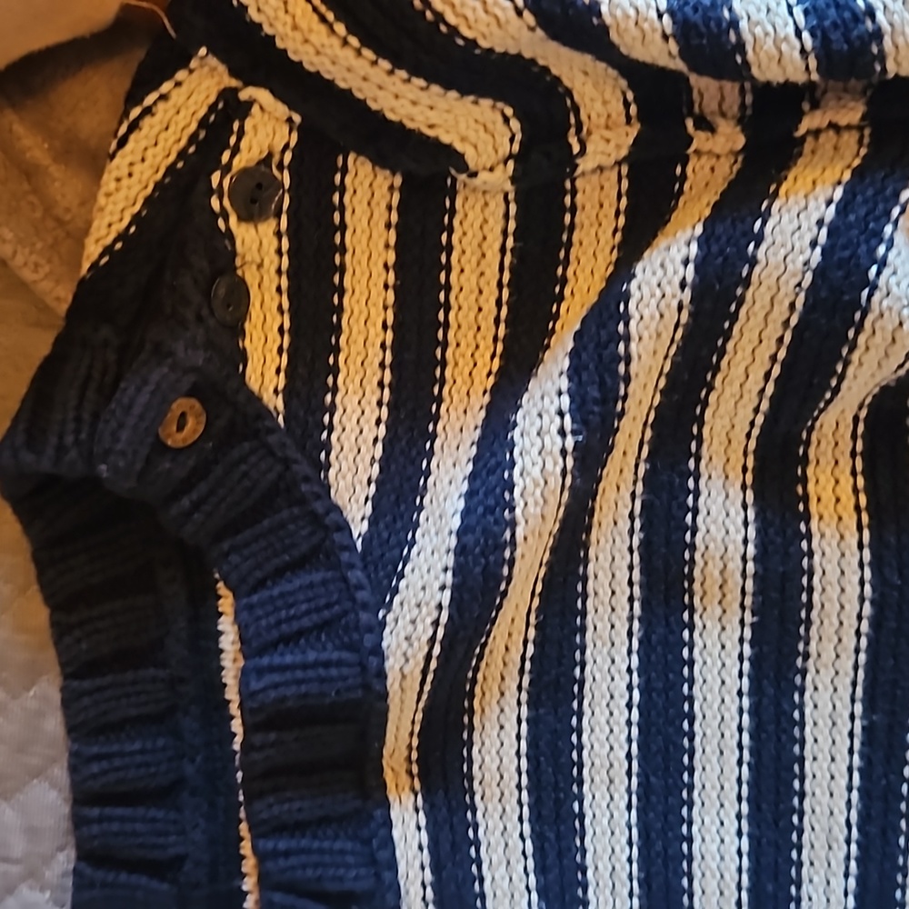 Sweater - Picture 3 of 4